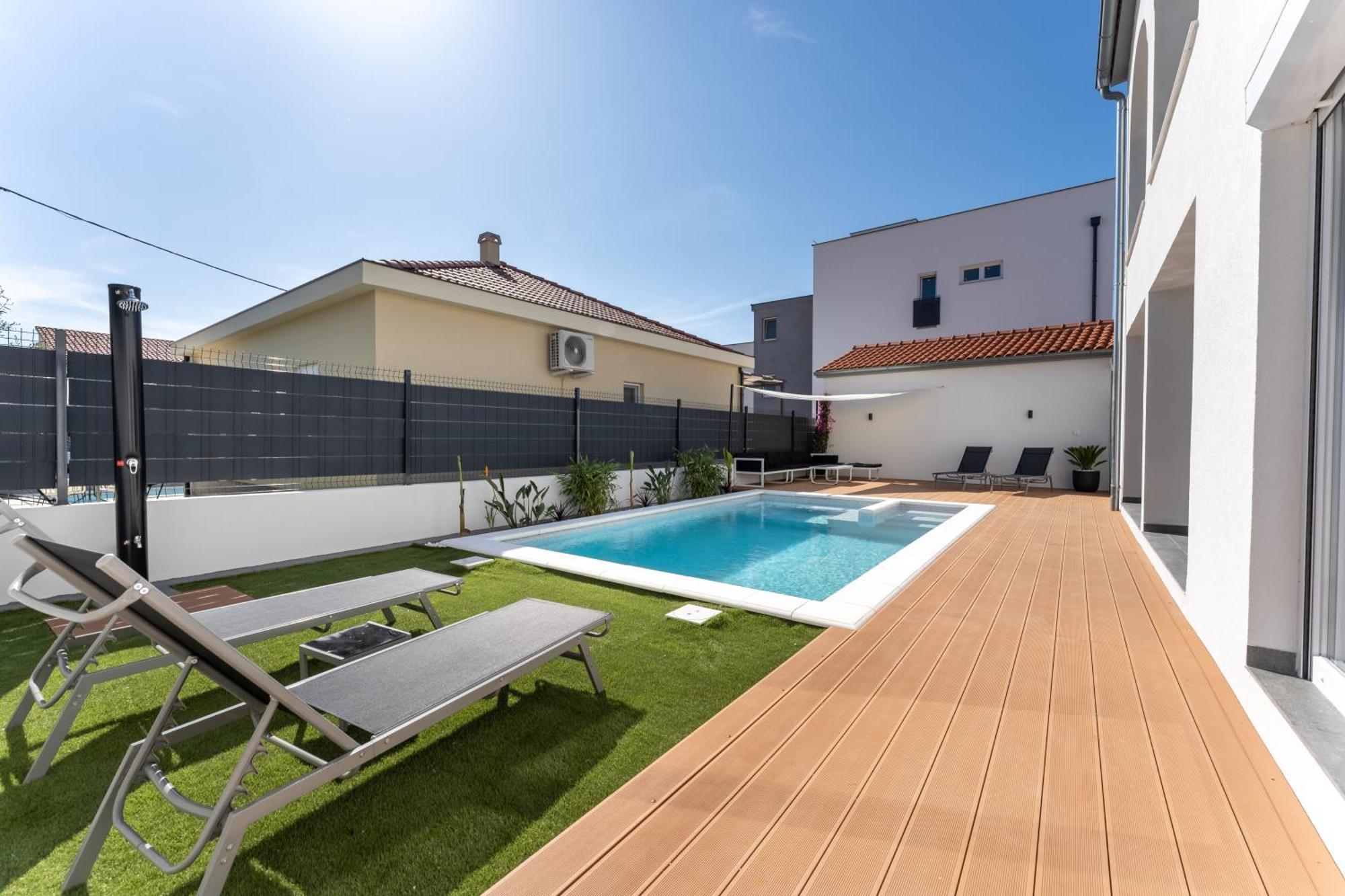 Bernie Apartments With A Pool Zadar Exteriér fotografie